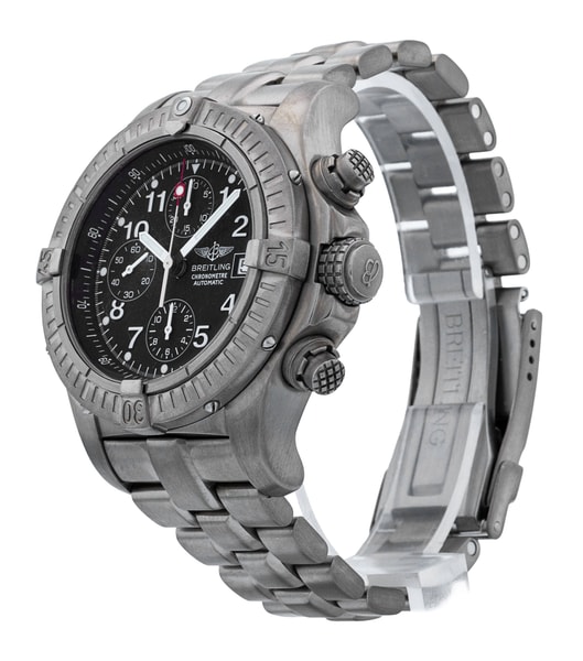 Breitling Chrono Avenger E13360